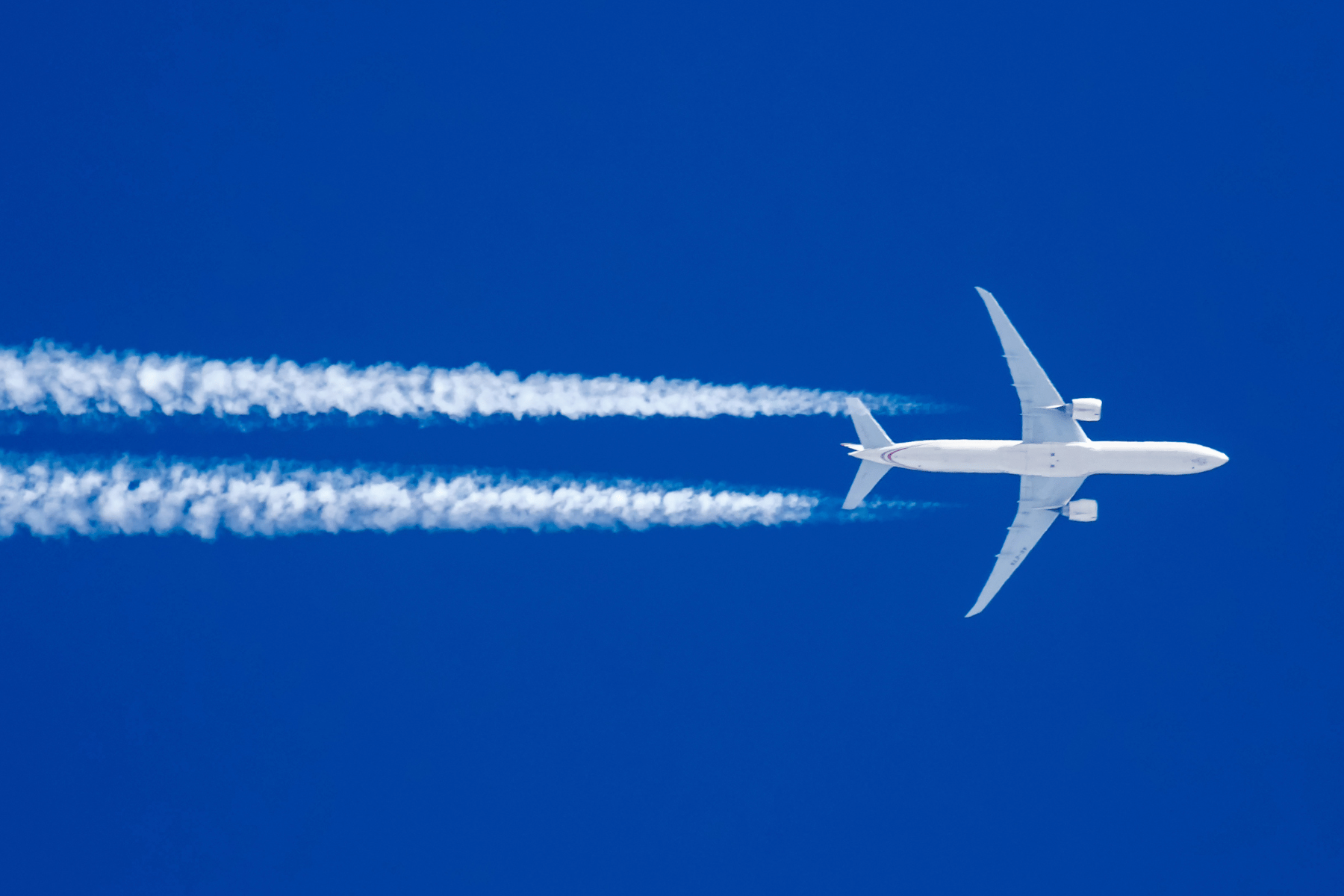 Boeing pide inspección de aviones MAX por tornillo suelto en el timón