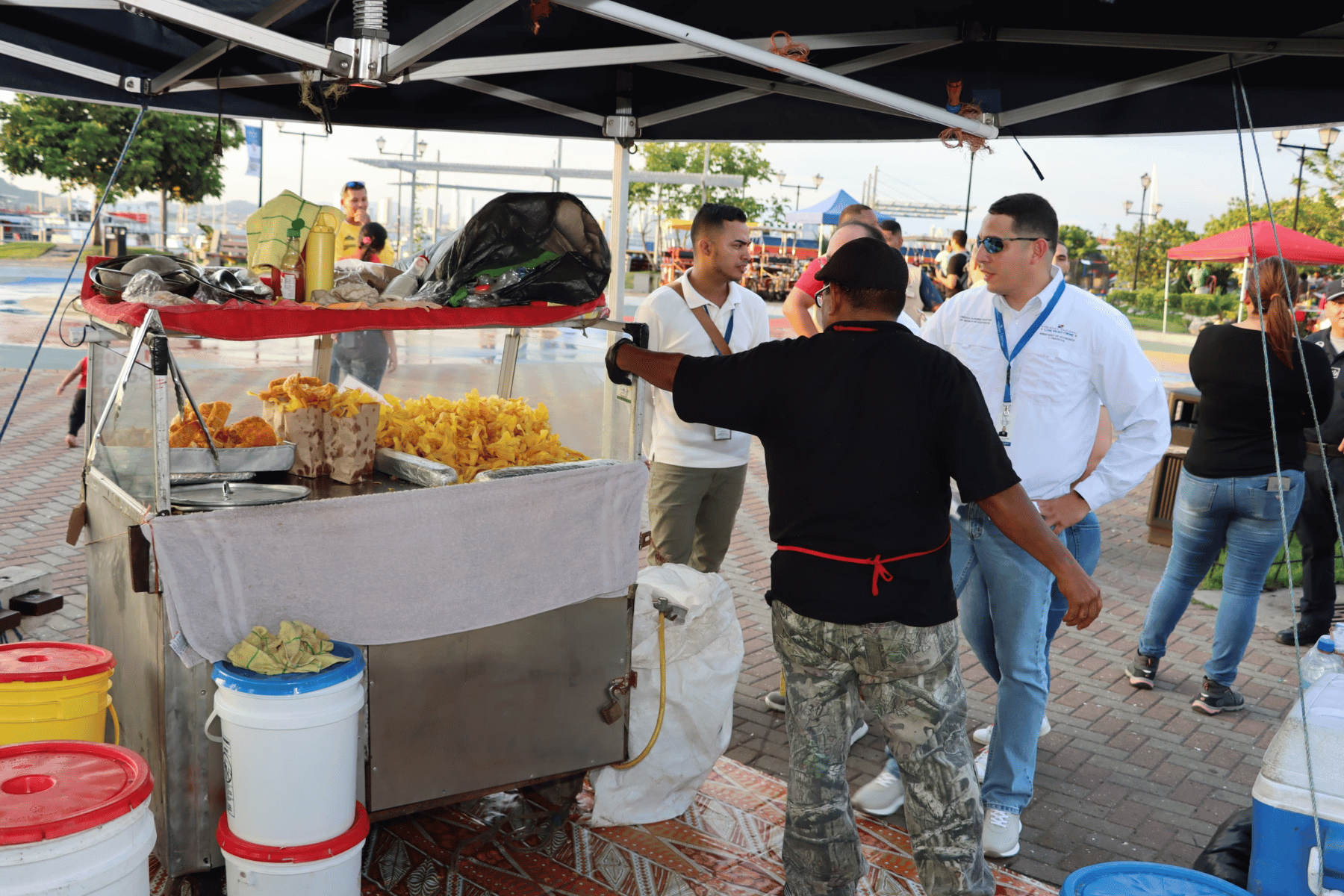 MEF: buhonería está prohibida en la Calzada de Amador