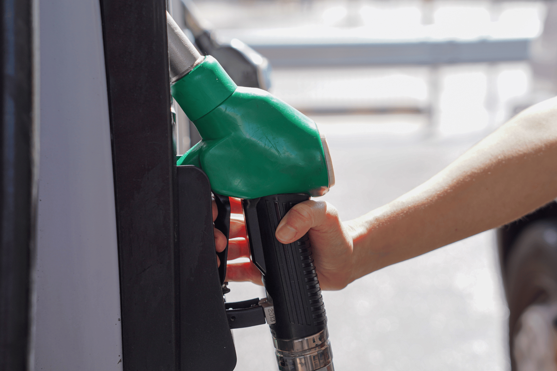 Galón de gasolina de 95 y 91 octanos bajará 3 centavos este viernes 13