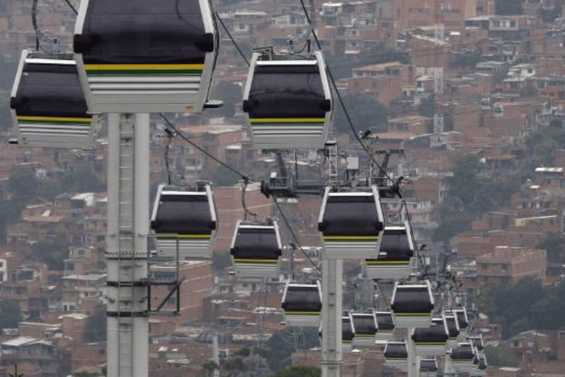 Treinta empresas inspeccionan el trazado del teleférico que conectará San Miguelito con el Metro